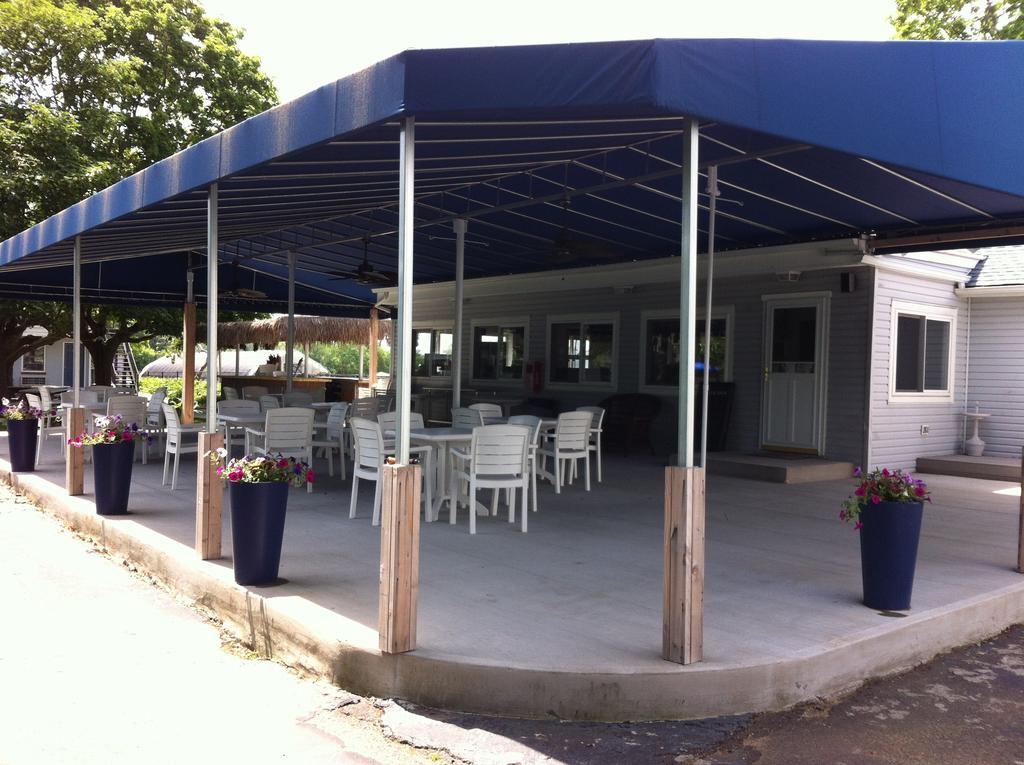 The Blue Inn At North Fork East Marion Esterno foto